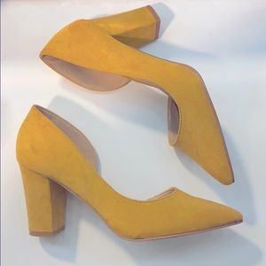 ✨8 1/2 Yellow Suede Heels✨